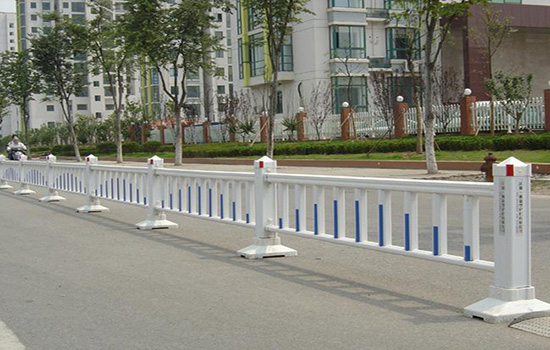 塑鋼道路<a href=http://m.ellabo.com.cn target=_blank class=infotextkey>護(hù)欄</a>